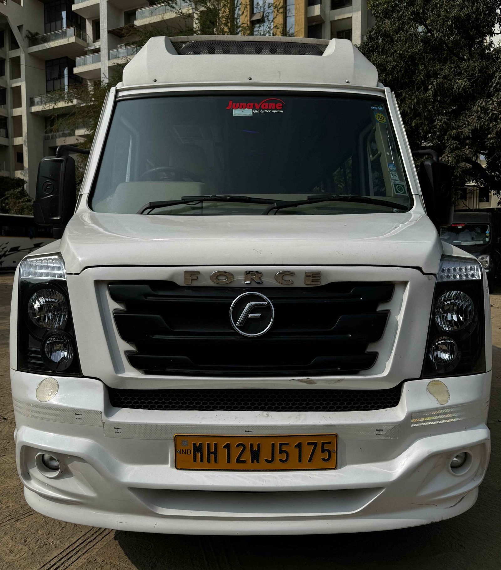 17 Seater Bus on Rent in Pune